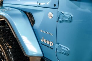 jeep_wrangler_sahara_blue